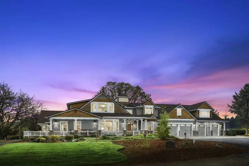 Welcome to Roloff Farms! Please enjoy this one of a kind rental nestled in the Oregon countryside.