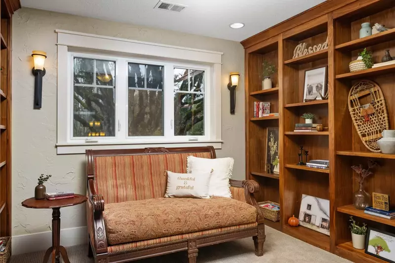 "Great country setting, yet close enough to town to not worry about anything." - Mezek