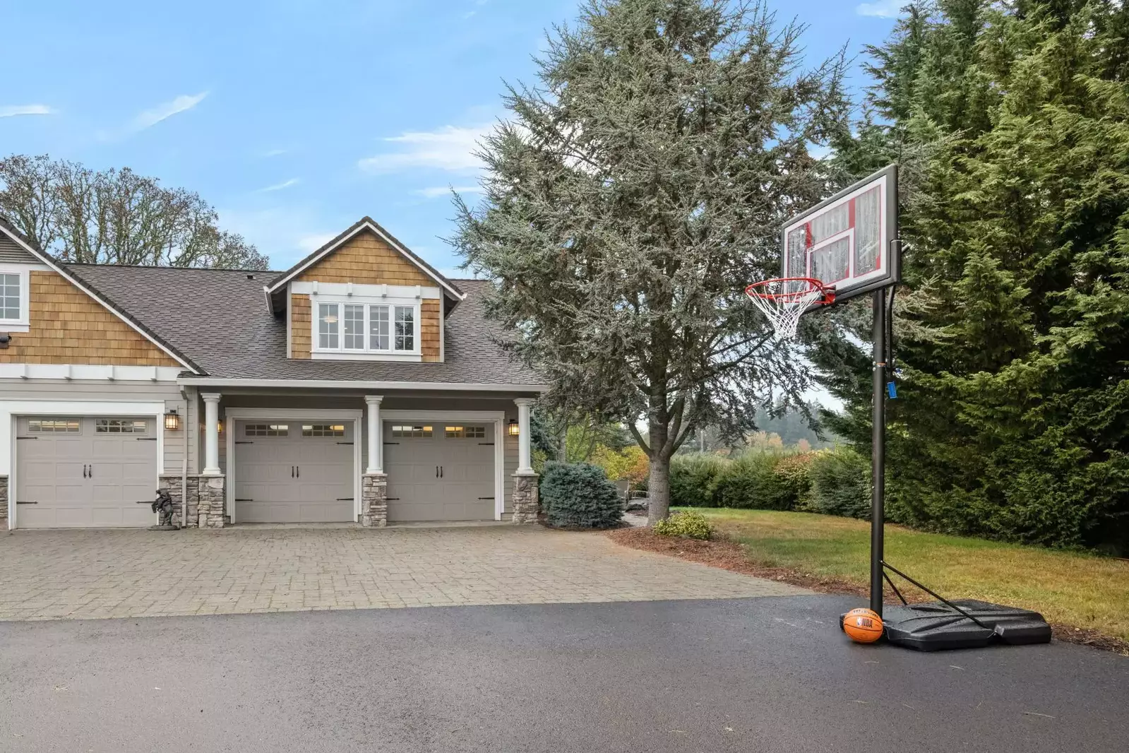 We hope we get to host you at this delightful property. Please reach out to us with any questions. We are happy to answer!