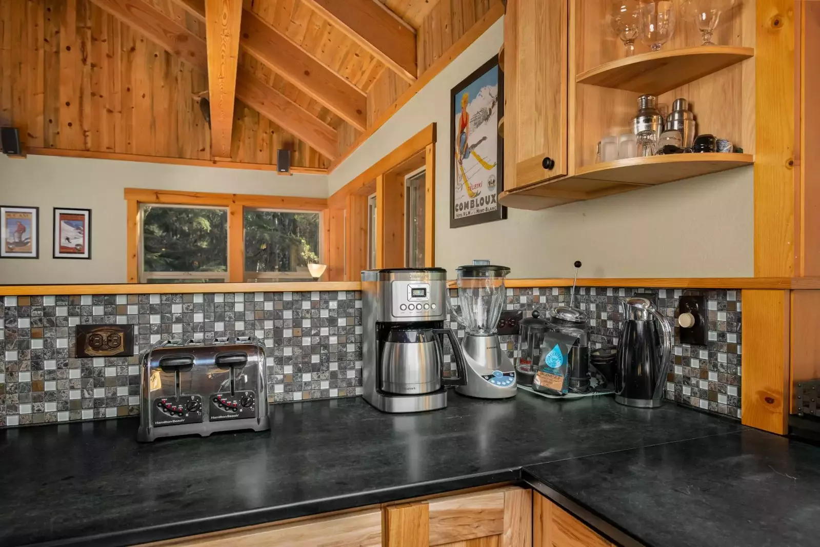 "Property is gorgeous located walking distance to Government Camp. Home is very clean and well supplied." - Cristal