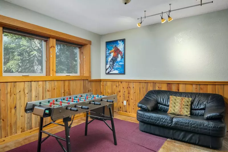 "This was a fantastic home for a family trip to Government Camp and Mt Hood. Just up the hill from town" - Brian