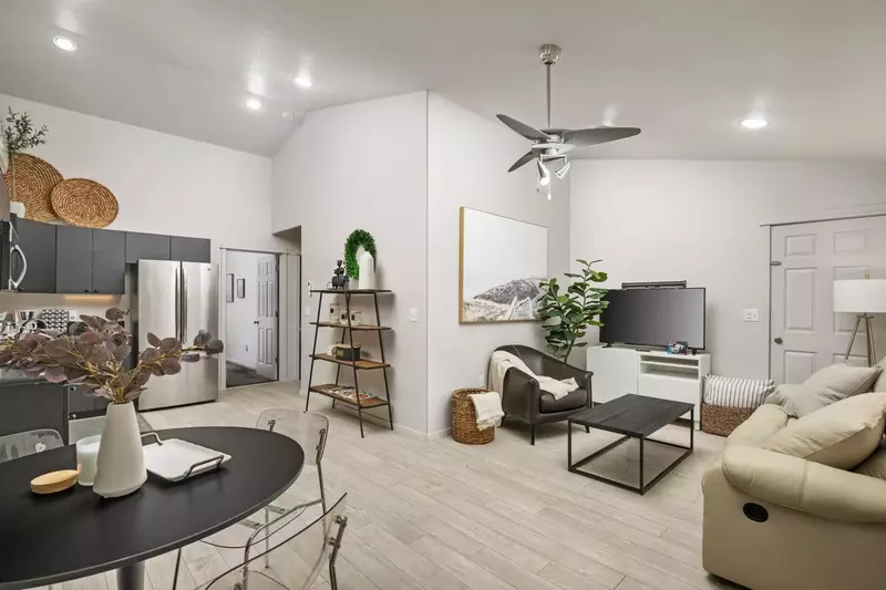 Welcome to the Mill Plain Retreat. We hope we get to host you at this charming Vancouver rental. Please reach out with any questions.