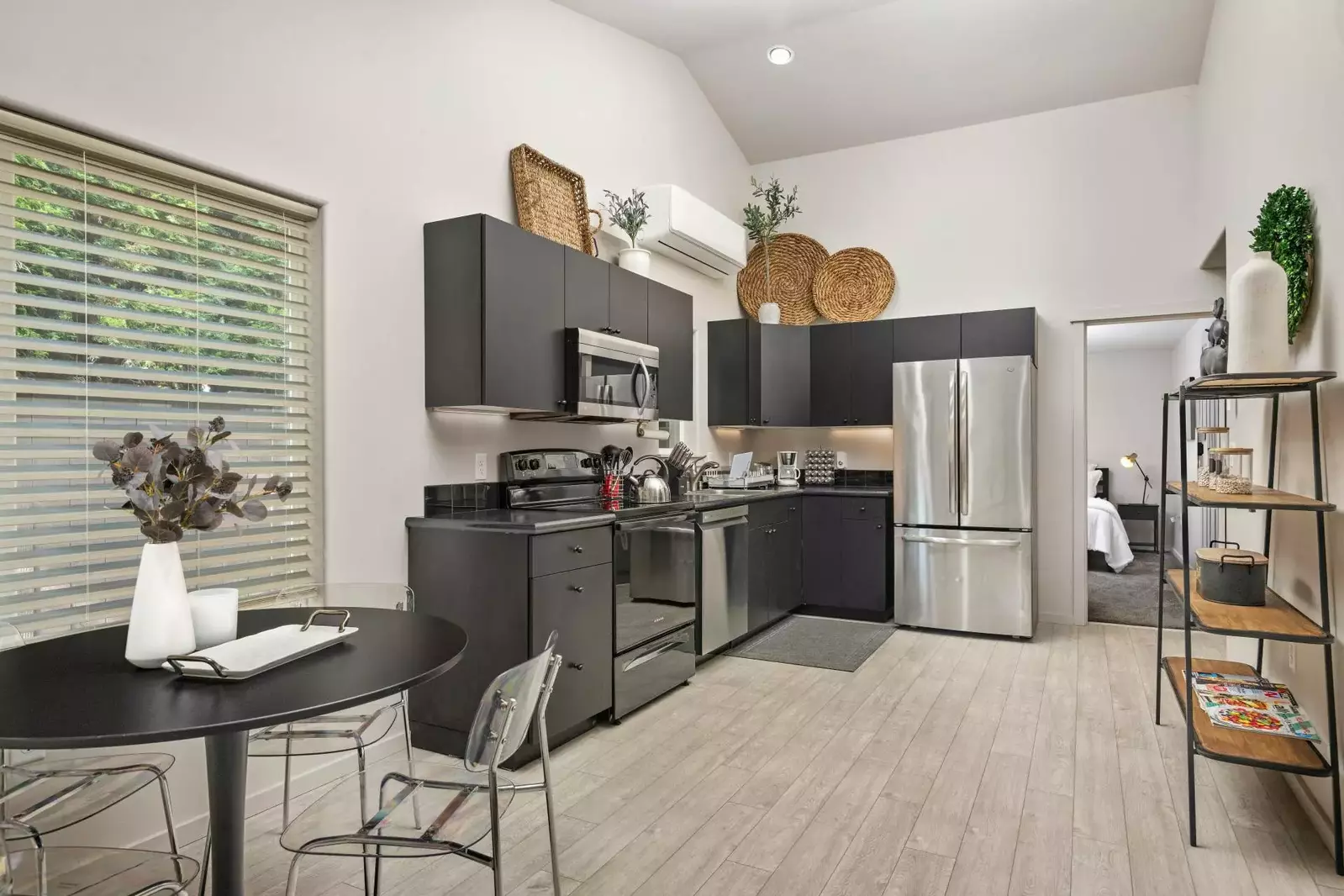 Cook delicious meals for breakfast, lunch, and dinner in this fully equipped kitchen. We suggest grabbing some ingredients from a local farm.