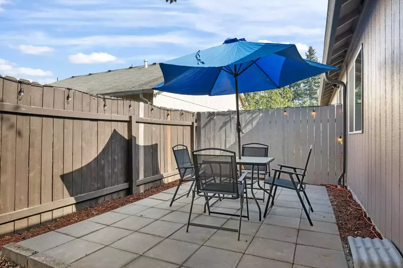 "The photos don’t do this listing justice. It is truly beautiful. It was spotless and in the best neighborhood. 10/10 absolutely recommend." - Laren