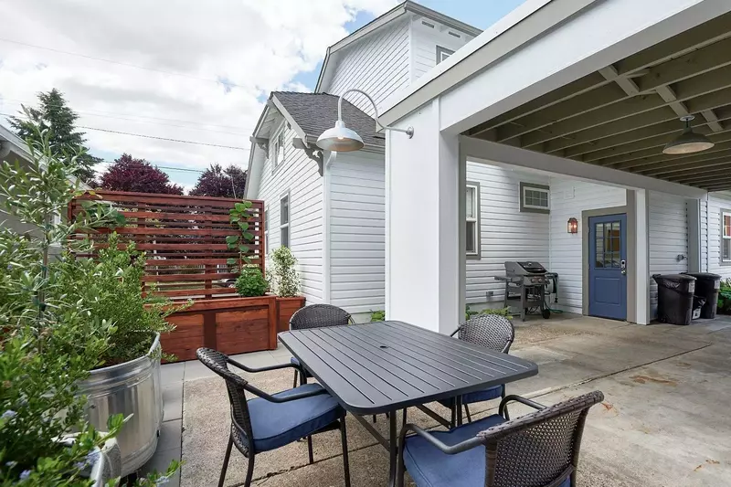 "We enjoyed our stay immensely! The house was perfect for 2 couples with each having their privacy as desired." - Donna