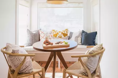 "We really enjoyed our stay. The location was great and in a lovely neighborhood. Easily walkable to the Main Street" - Hayley