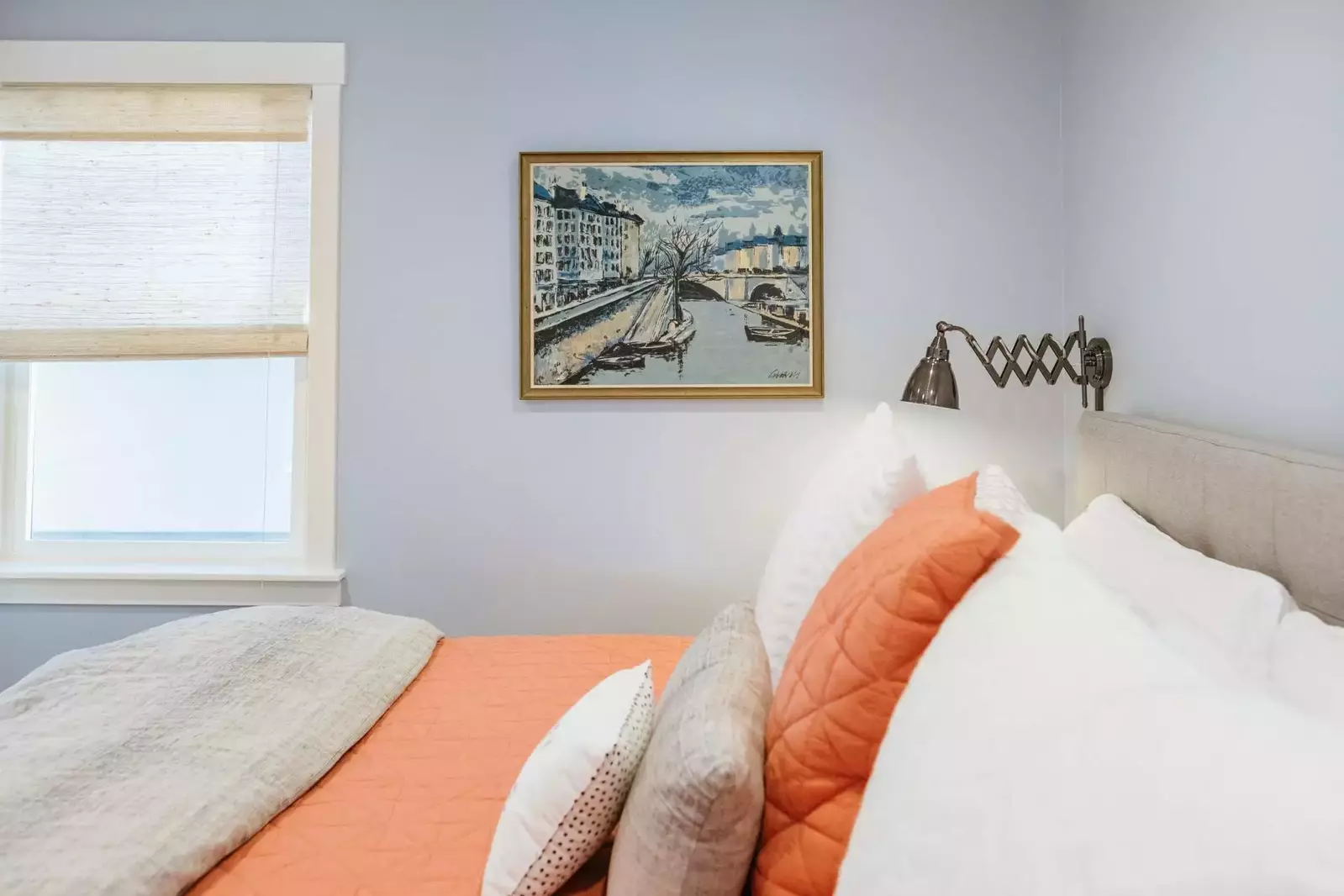 "Great place! Very cute, comfy beds, and walkable to the main downtown strip. Def would come back." - Sarah