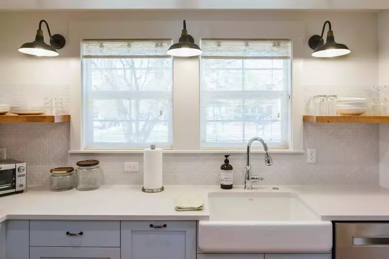 "Very clean, spacious, comfortable home away from home. Conveniently located near Portland, the coast and the mountains. Great stay." - Rod