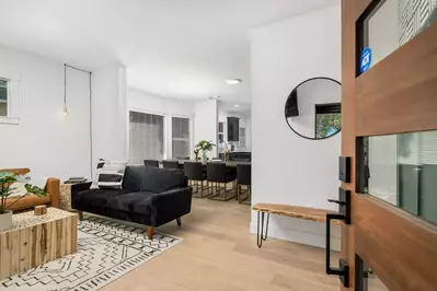 Perfect combination of location, amenities, along with décor and furnishing,