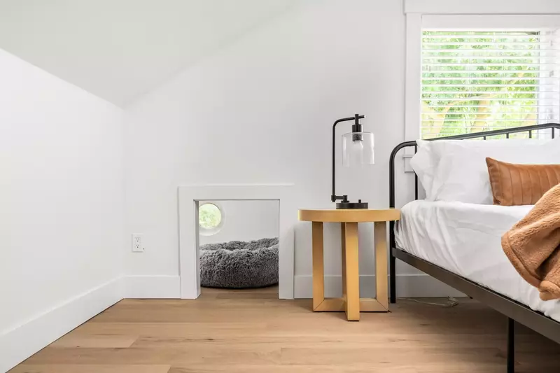 Primary includes a space for your furry friend if needed.