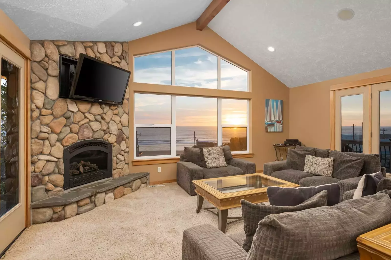 "From arrival to end the place was amazing!!! Views of the sunset Sunday night were spectacular!!" - Johnny