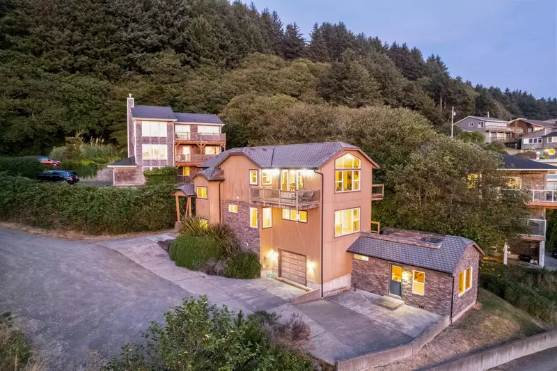 "This house was great! Will definitely stay here again." - Kathy