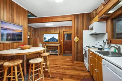 Cook delicious meals for breakfast, lunch, and dinner in this fully equipped kitchen. We suggest grabbing some seafood from a local market.