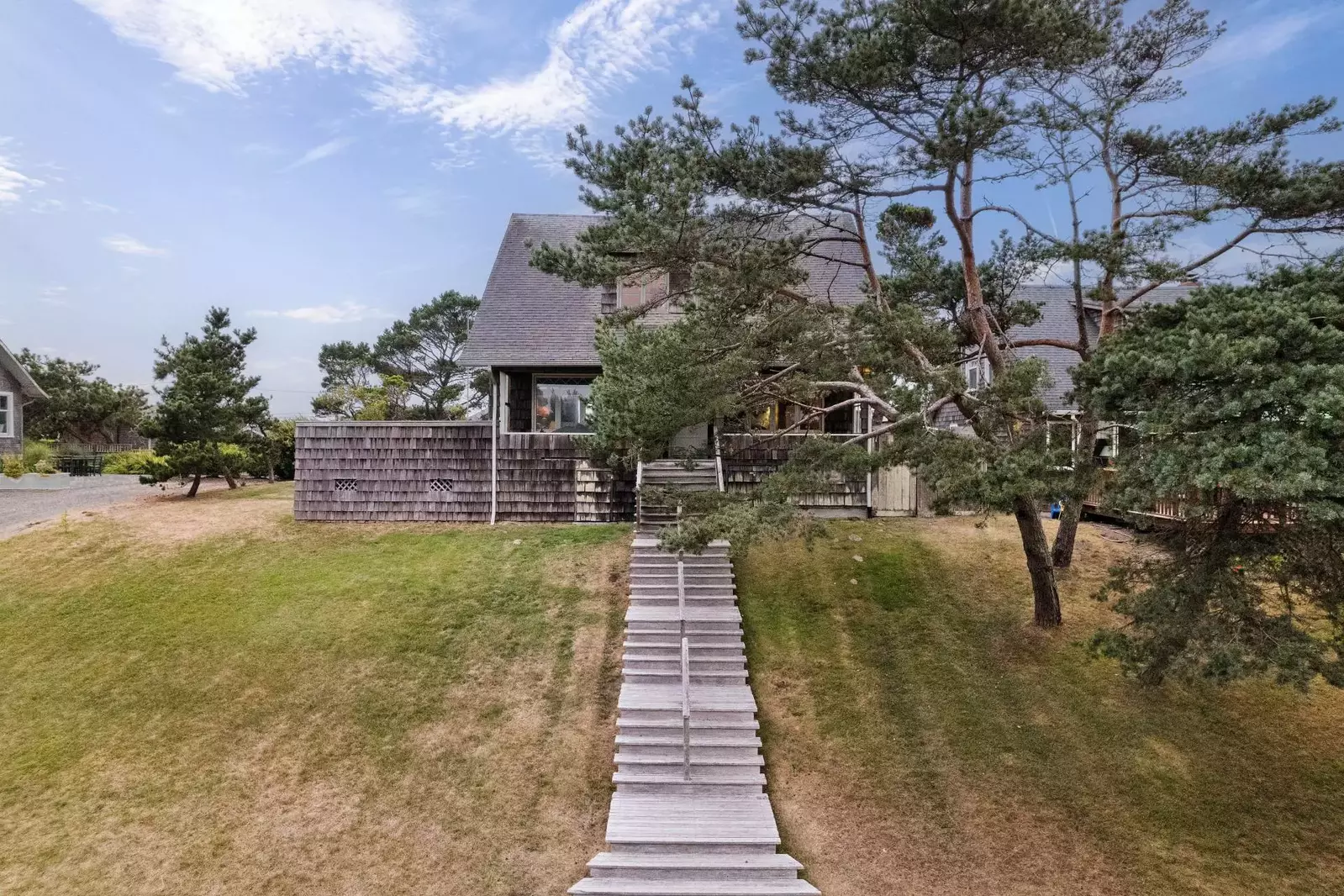 Gearhart is south of Historic Astoria and north of iconic Cannon Beach. Use this rental as a base camp for an Oregon Coast adventure!