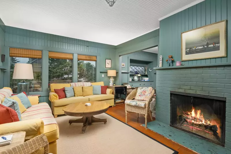 "Lovely house for the family!  warm and good size kitchen, the family room was comfy and warm thanks to the fireplace." - Lisa