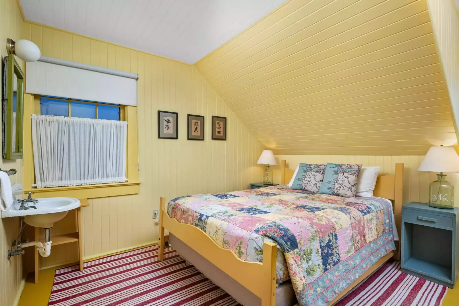 The beds were great with high quality sheets, pillows and comforters.  The living room, dining area and kitchen were natural gathering areas -Kathleen