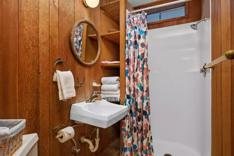 With 2.5 bathrooms everyone staying here has ample privacy.