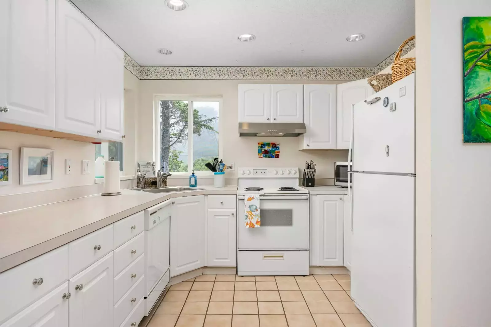 "The house is stocked perfectly everywhere from the kitchen to the bathrooms... we really appreciated it. Highly recommend." - Chris