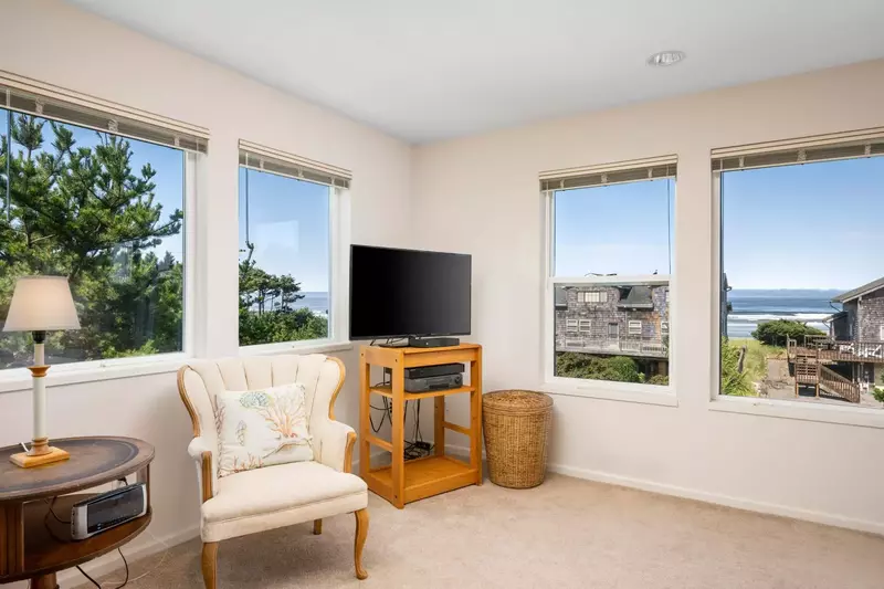 "Beautiful home with easy access to the beach." - Jessica