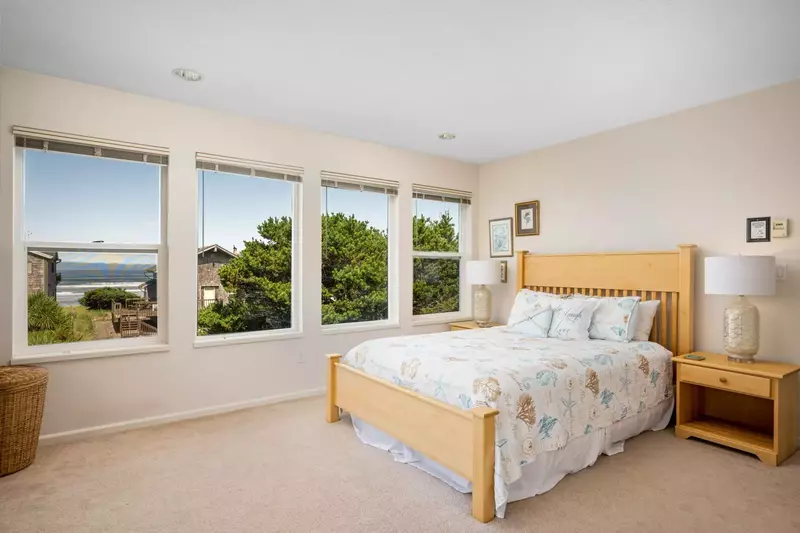 "Great getaway for spring break. Easy pathway to beach. Had everything we needed, including beach toys. And LOTS of towels!"  - Janelle