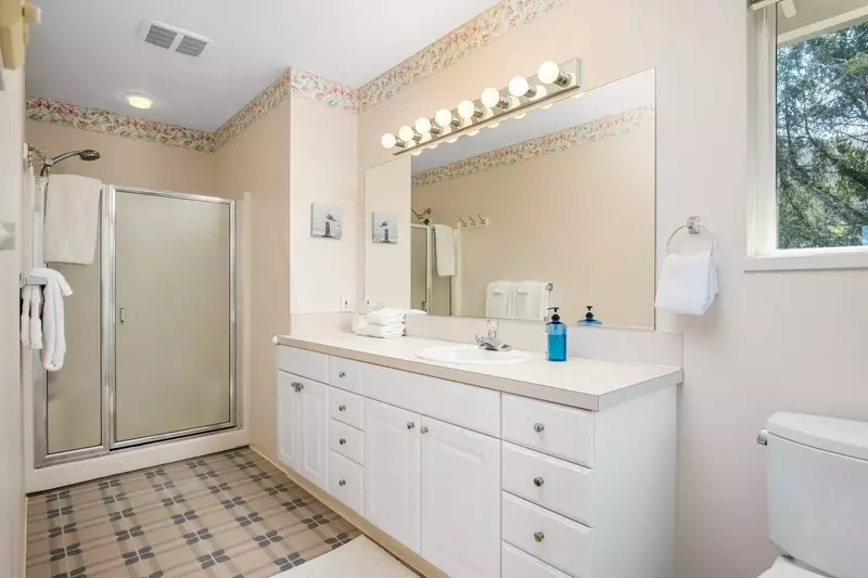 " It was right on the beach, fully stocked with games and amenities, and the hosts were so easy to work with!" - Grace