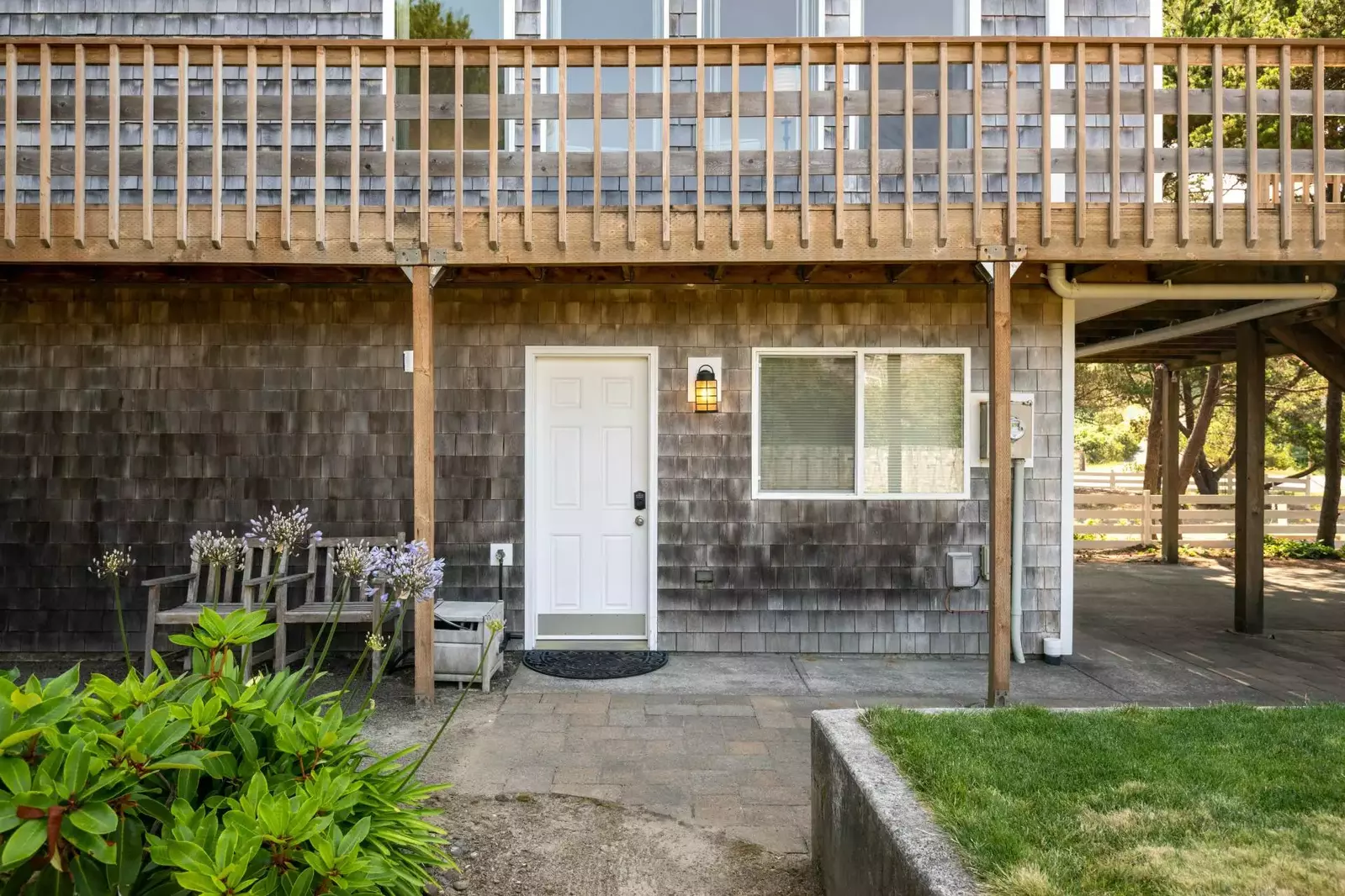 "House was accommodating and great views from the third floor bedrooms ! Comfortable, close to the beach, clean house, clean linens !" - Sarah