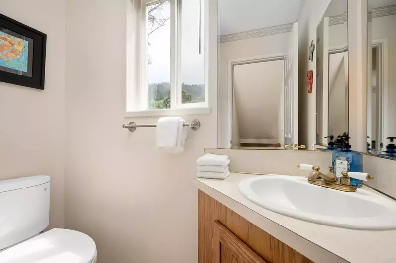 "The house was perfect for our party of 6. The bedroom downstairs with two beds and a separate shower was great for two" - Micheal