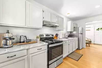 Cook delicious meals for breakfast, lunch, and dinner in this fully equipped kitchen. We suggest grabbing some ingredients from a local farm.