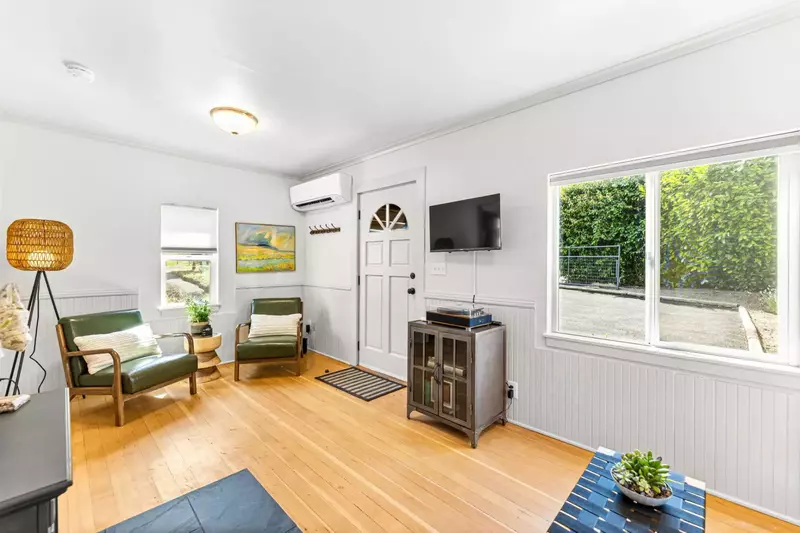 Watch you favorite movies, shows, and sports on this smart tv.