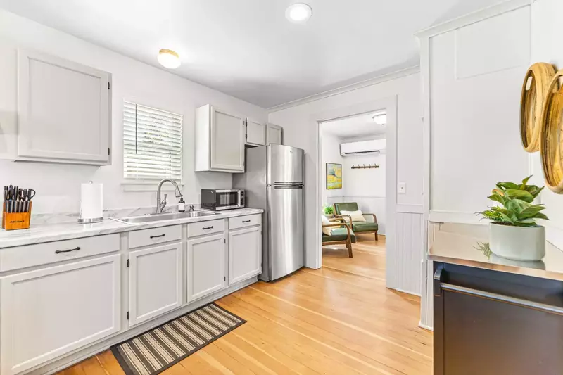 "I was very impressed with the cleanliness and appliances available." - Matt