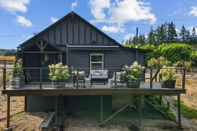 Cute little house quiet spot with no neighbors. Perfect getaway. - Matt L.