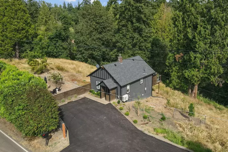 We hope we get to host you at this delightful property. Please reach out to us with any questions. We are happy to answer!