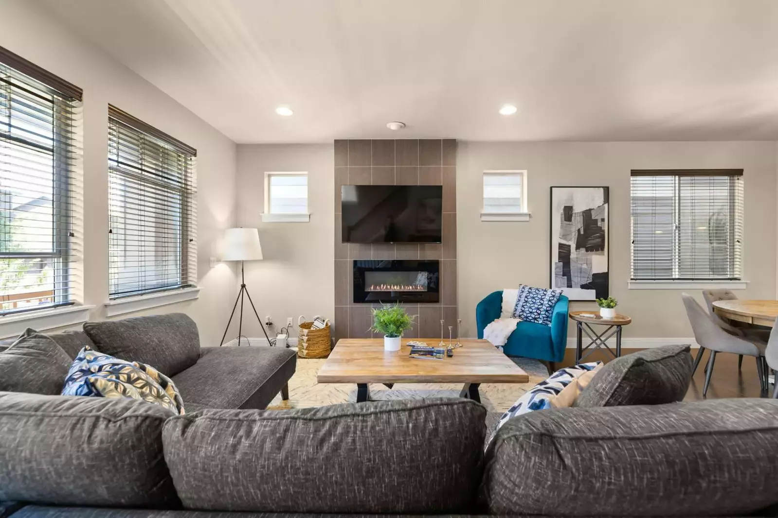 "The property managers were very helpful and responded promptly to our requests. I would highly recommend staying here." - Charles