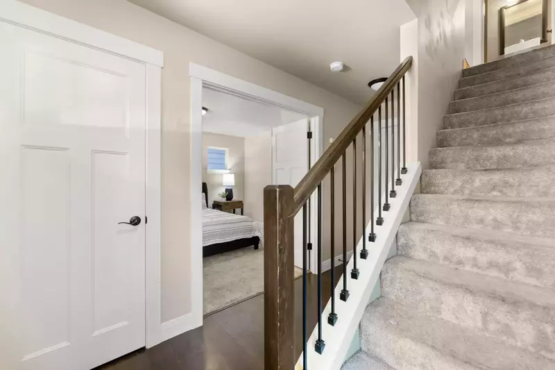 "The proximity to shops, restaurants and the freeway was excellent. Our dog enjoyed walking around the area too." - Lori