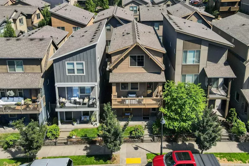 "Lovely, comfortable, clean, and quiet home. Responsive host company. Thank you for an enjoyable stay!" - Laurel