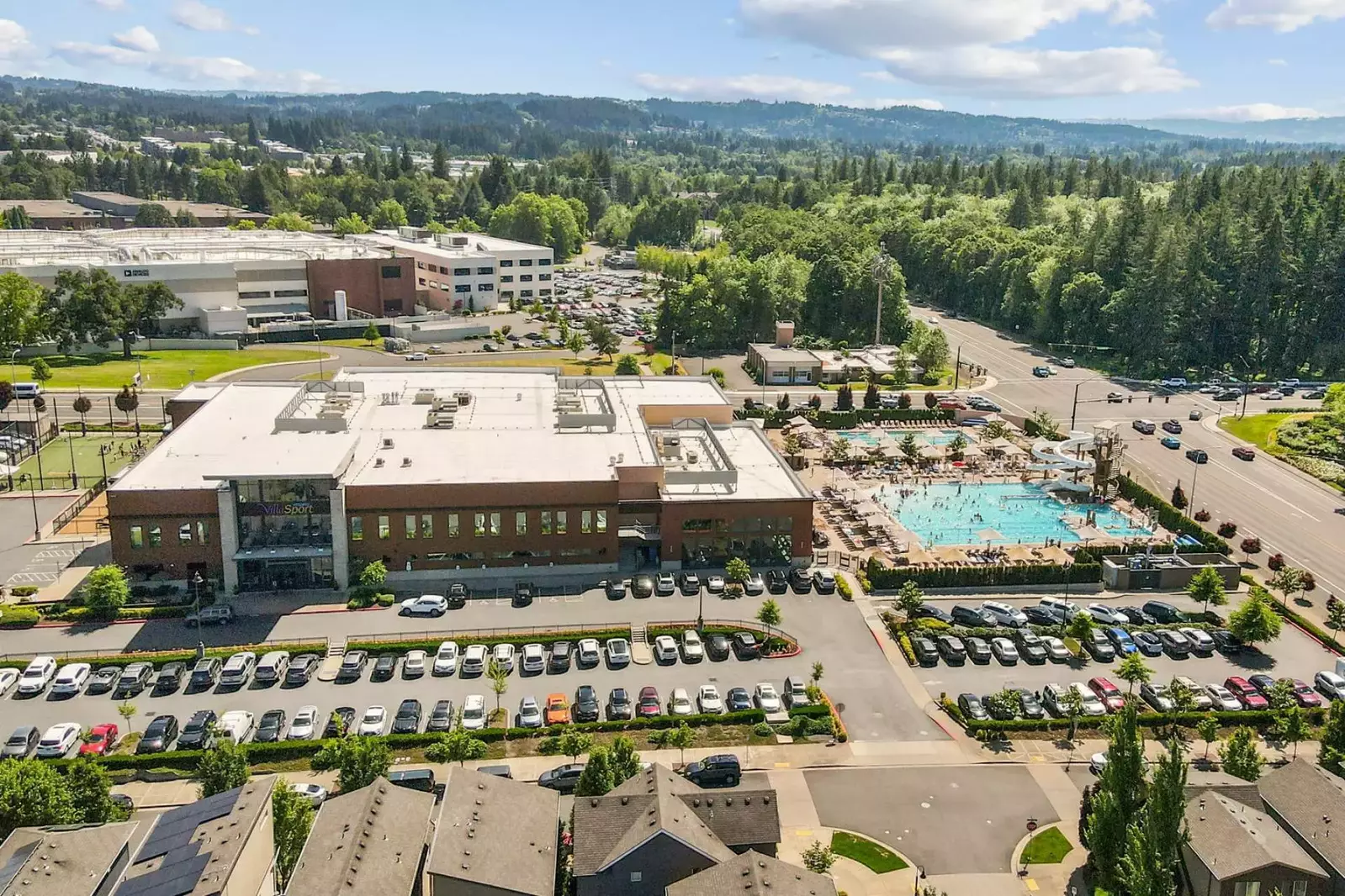 VillaSport is just a short walk away. It is a private club that offers daily rates if interested.