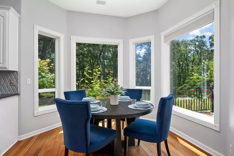 "Oak rise had everything we needed for our stay. Plenty of room and a big backyard. Great house will be staying again in the near future." - Omar