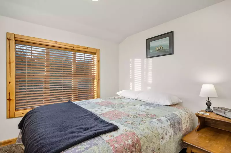 "Perfect location, everything was great" - Angela