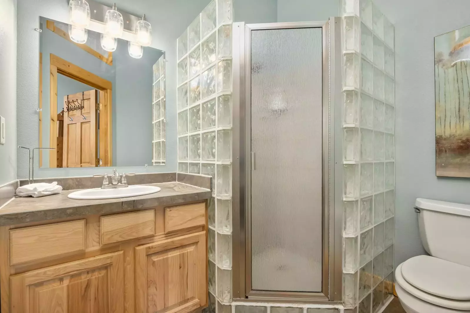 "House has a lot of character. Plenty of beds. We were here for a work trip, so didn’t use the kitchen much. Customer service was AMAZING." - Tiffany