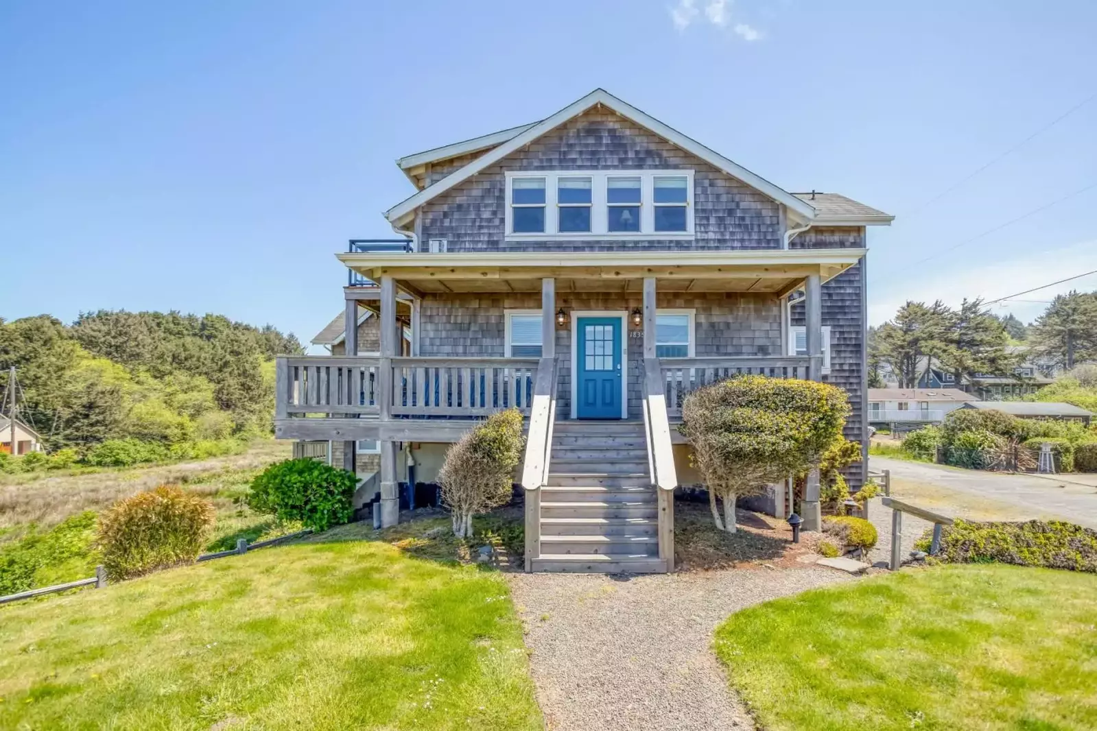 Welcome to Seas Life. We hope we get to host you at this lovely rental near the Roads End State Recreation Sire. Please reach out with any questions.