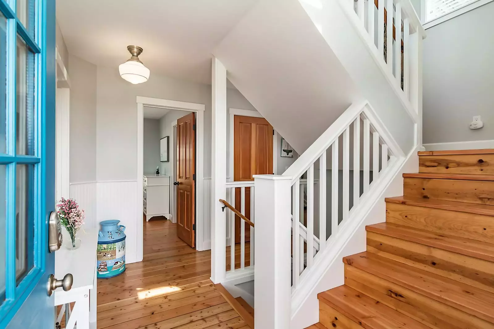 "Great location and view from the living room.  Nice big space for 11 guests to stay comfortably.  House was very clean." - Matthew