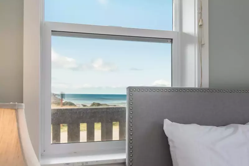 The beach is close to the rental. It is beautiful whether the weather is chilly or hot.