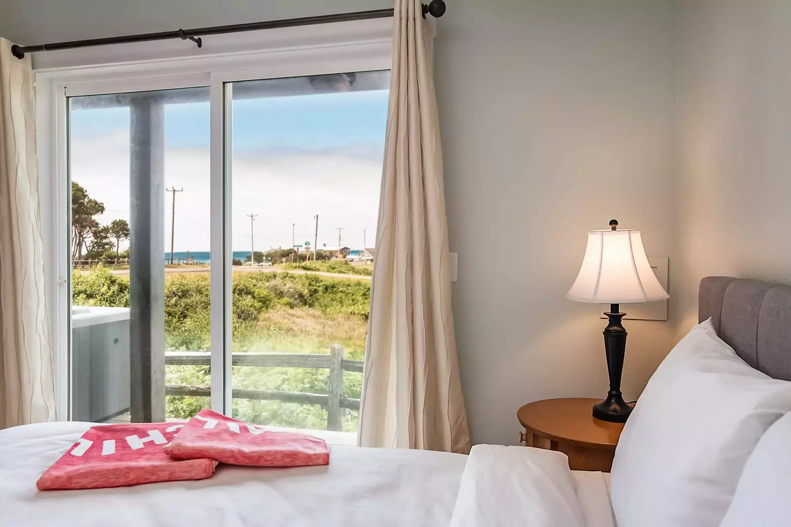 Lincoln City is a vibrant coastal town with ample shops, restaurants, bars, activities, hikes, and more!