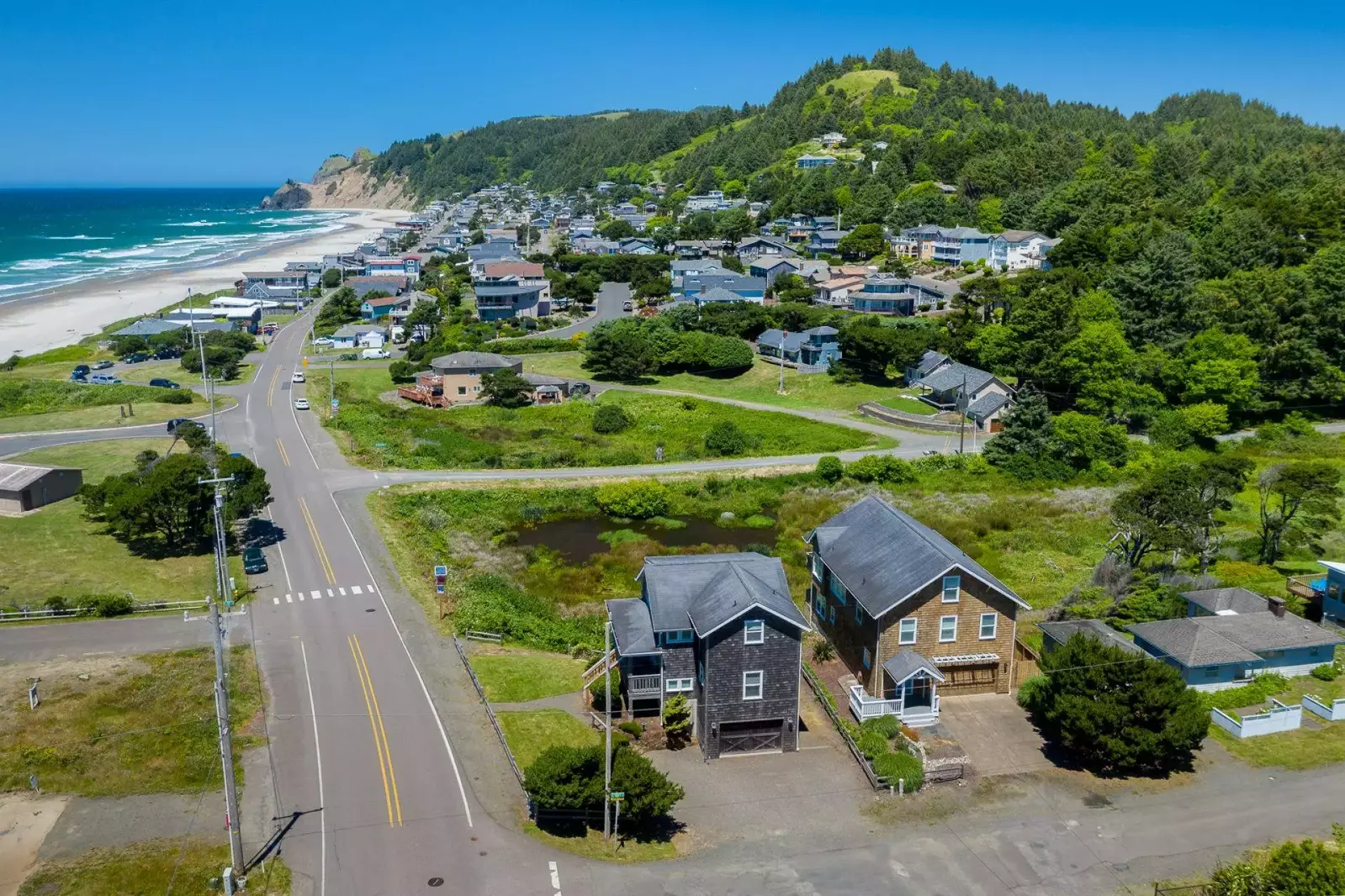 Lincoln City is just north of Depoe Bay, the whale watching capital of Oregon. Spend and afternoon there looking for these gentle giants.