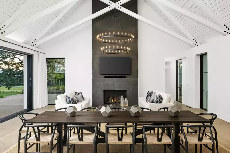 Have a delicious feast in front of a cozy fire and gorgeous views.