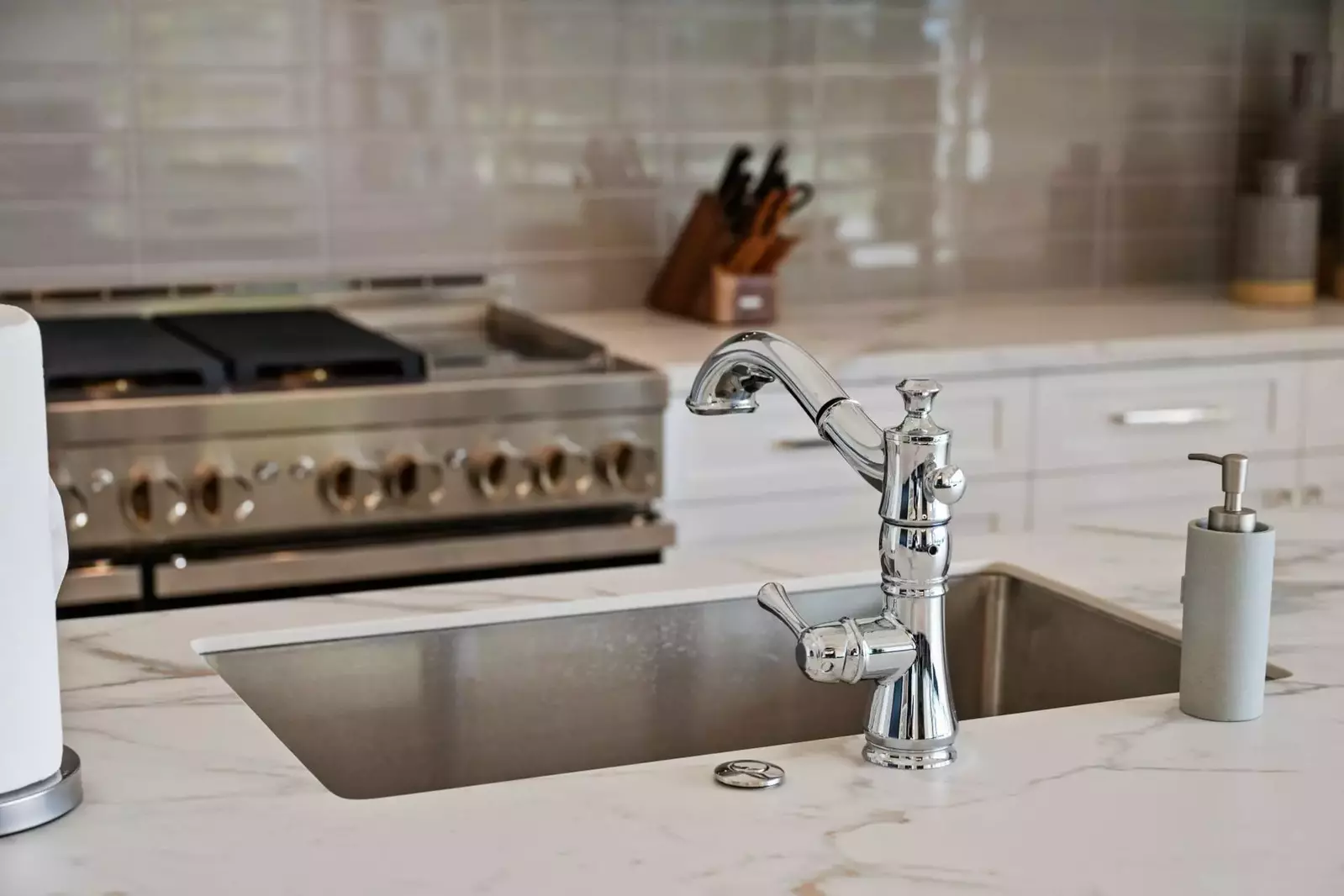 "The gourmet kitchen is perfect space for meal preparation and entertaining, easy for multiple guests to participate in the action." - Barbara