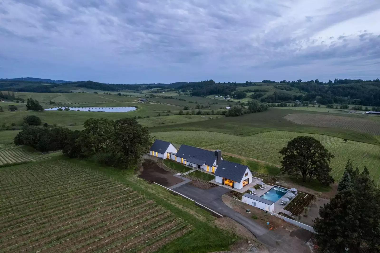 The Willamette Valley is full of excellent farms and markets. Make meals with locally sourced ingredients.