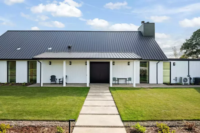 The yard is very well maintained and offers another place to relax and hang out.