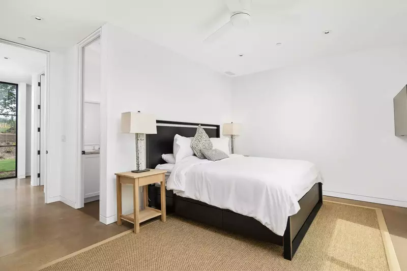 Deux Vert is located in the countryside of Yamhill, Oregon. This is just a short drive from the cities of McMinnville and Newberg.