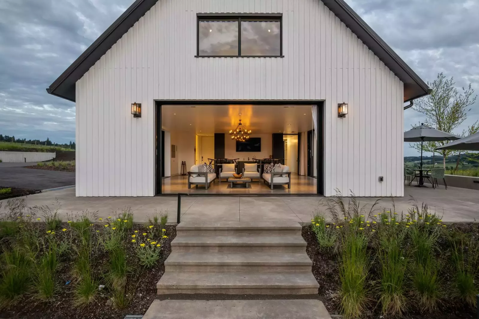 This wine country gem is ready to host you for a once in a lifetime experience!